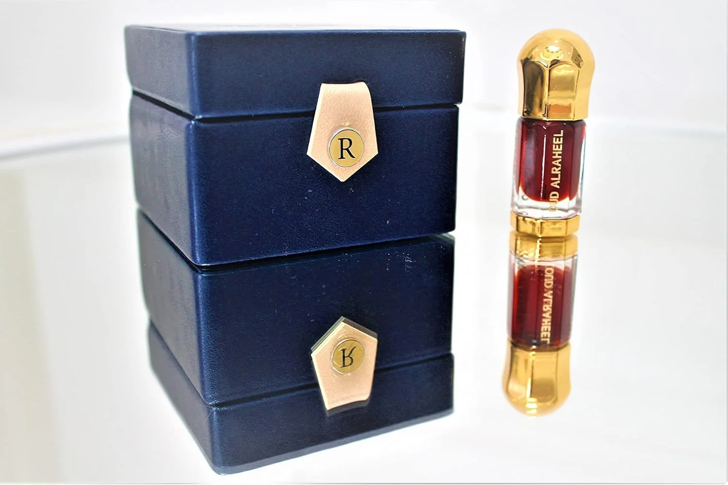 دهن العود راهیل عود کامبودی در جعبه لوکس، عطر هندی، یونیسکس، 3 میلی لیتر، روغن های هندی دهن العود راهیل عود کامبودی در جعبه لوکس، عطر هندی، یونیسکس، 3 میلی لیتر، روغن های هندی