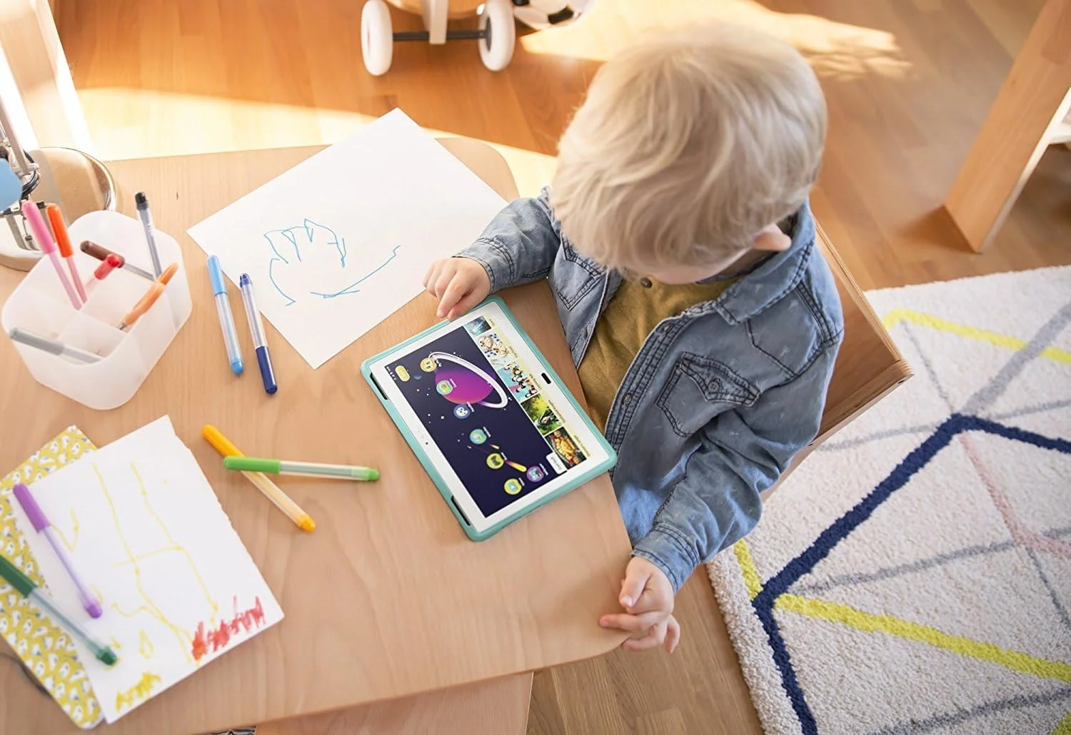 تبلت لنوو تب 4 پلاس 10 اینچ 16 گیگابایت / 3 گیگابایت رم / 2 هرتز هشت هسته ای اندروید وای فای (سفید) - نسخه بین المللی