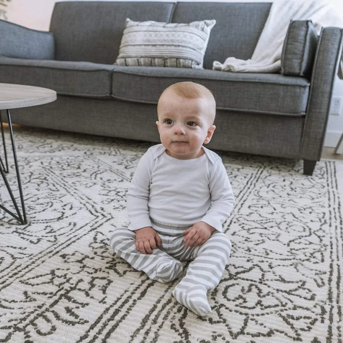 ست 3 عددی شلوار نخی جوراب دار اسپاسیلک مناسب نوزاد پسر و دختر