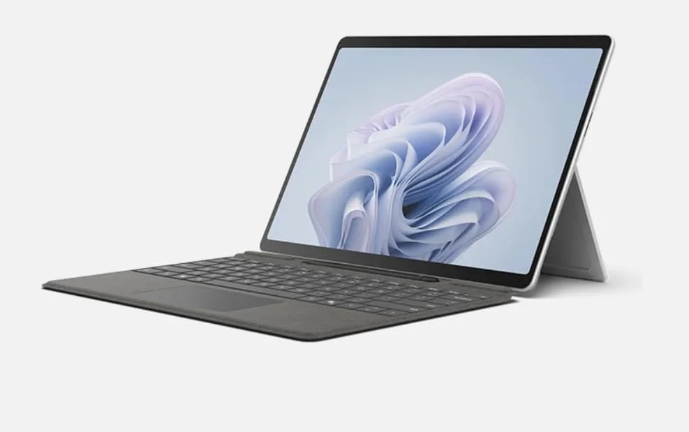 تبلت 2 در 1 لمسی 13 اینچی مایکروسافت Surface Pro 10، پردازنده Intel Ultra 7 165U، گرافیک Intel، رم 16 گیگابایت، SSD 256 گیگابایت، Windows 11 Pro، پلاتینیوم، Copilot، فقط دستگاه، به همراه قلم استایلوس MTC