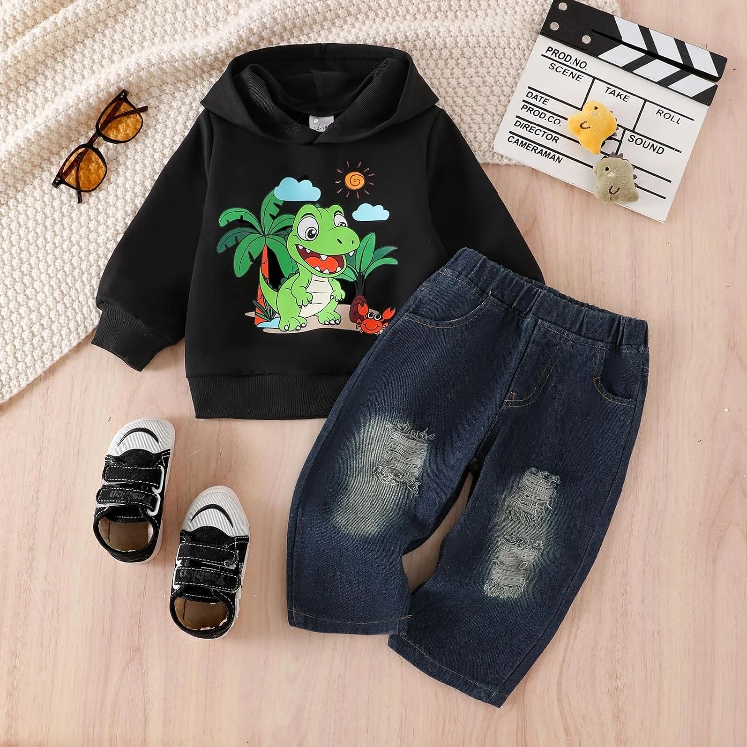 لباس پسرانه بچه گانه، ست لباس پاییزه و زمستانه، هودی آستین بلند کارتونی، شلوار جین پاره، 2 تکه، 1 تا 5 سال
