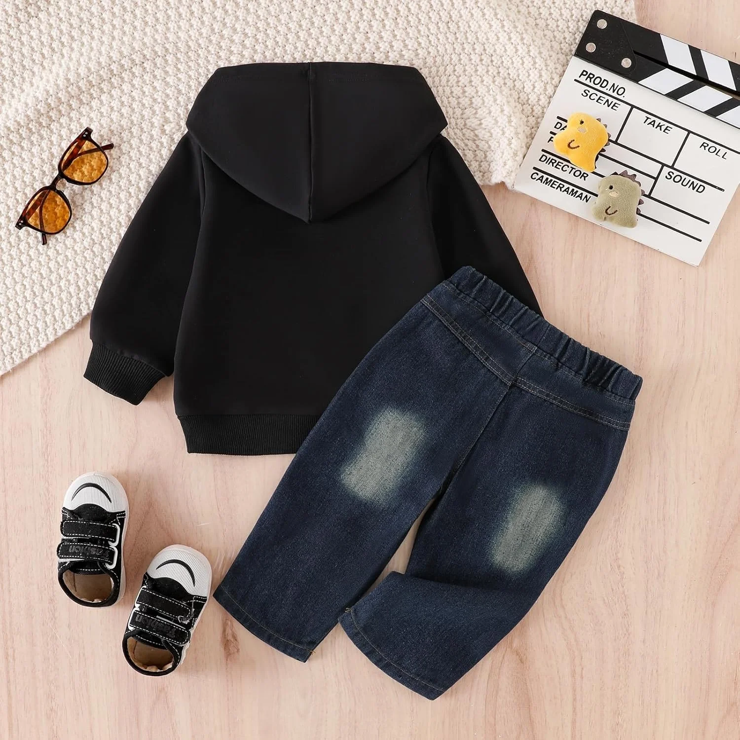 لباس پسرانه بچه گانه، ست لباس پاییزه و زمستانه، هودی آستین بلند کارتونی، شلوار جین پاره، 2 تکه، 1 تا 5 سال