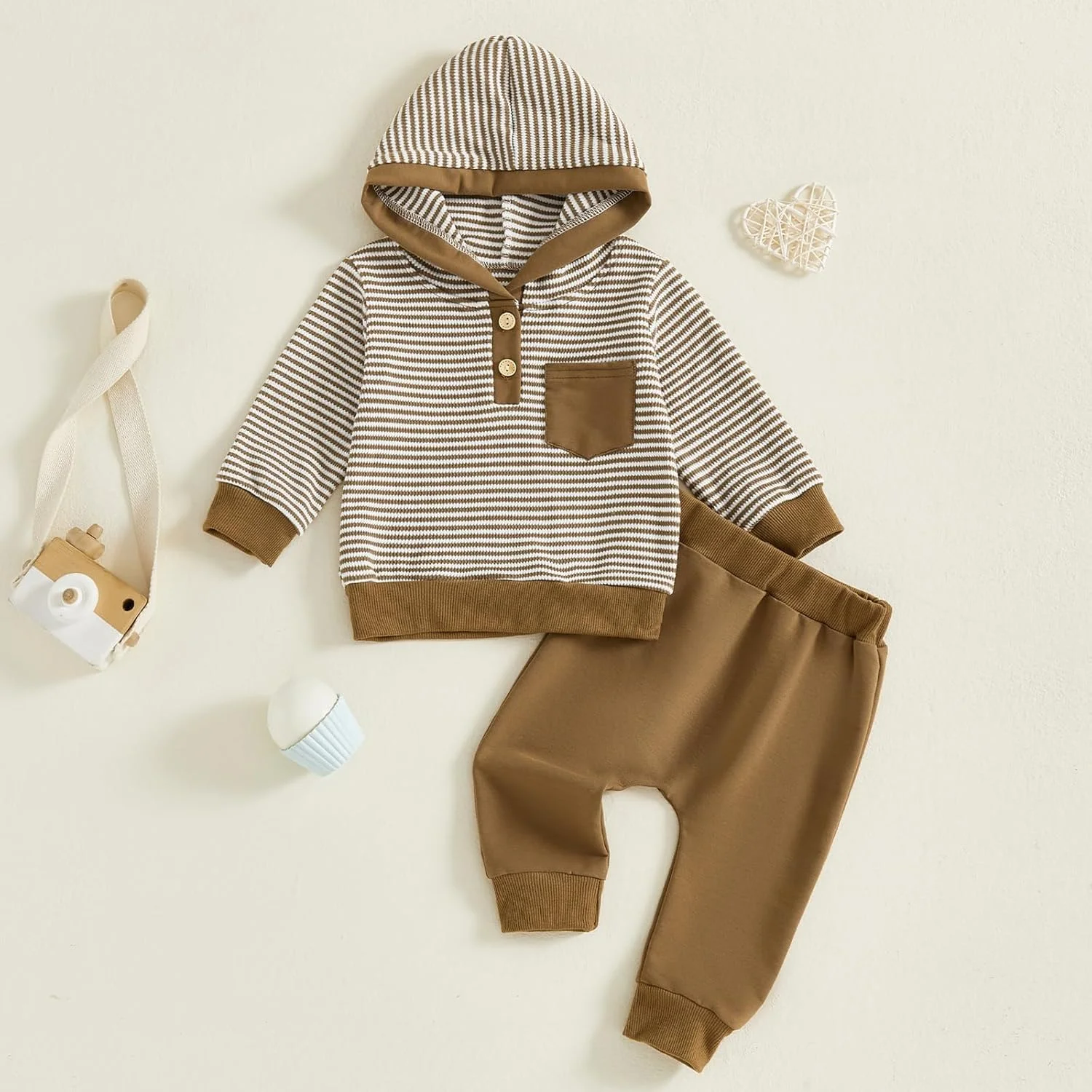 ست لباس ورزشی نوزاد پسر Geagodelia، راه راه، نیم دکمه، هودی آستین بلند، تاپ های پلیور کلاه دار با جیب و ست شلوار کمر الاستیک 2 تکه لباس پسرانه نوپا