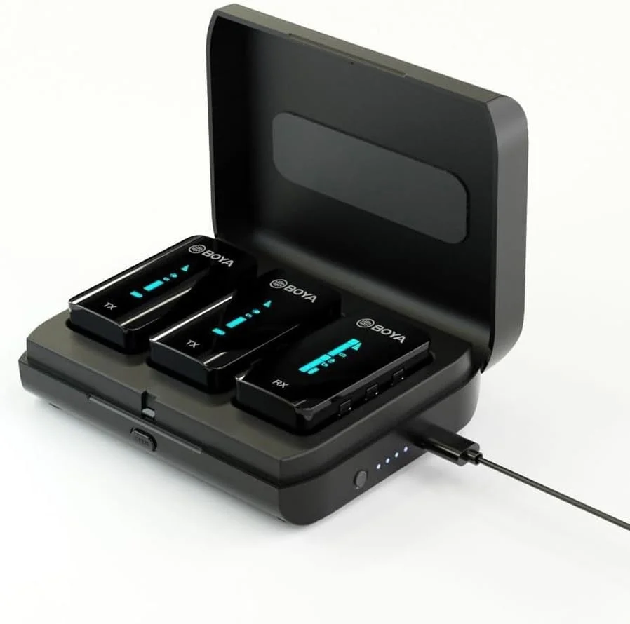 میکروفون بیسیم دو کاناله 2.4 گیگاهرتزی Boya BY-XM6-K2 به همراه جعبه شارژ 1+2 میکروفون بیسیم دو کاناله 2.4 گیگاهرتزی Boya BY-XM6-K2 به همراه جعبه شارژ 1+2