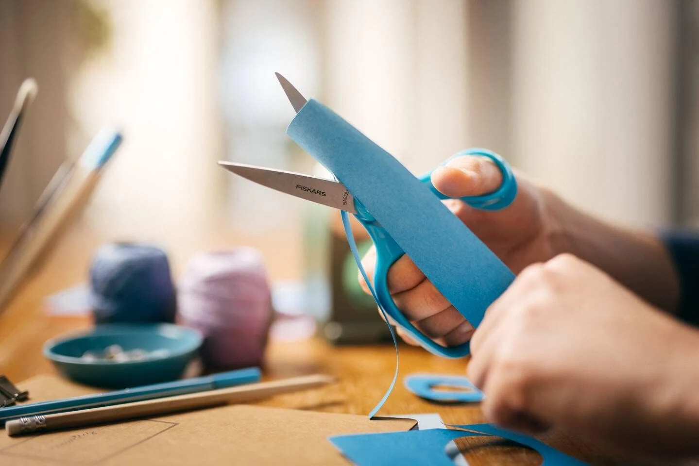 قیچی دانش آموزی فیسکارس 18 سانتی متر فیروزه ای قیچی دانش آموزی فیسکارس 18 سانتی متر فیروزه ای