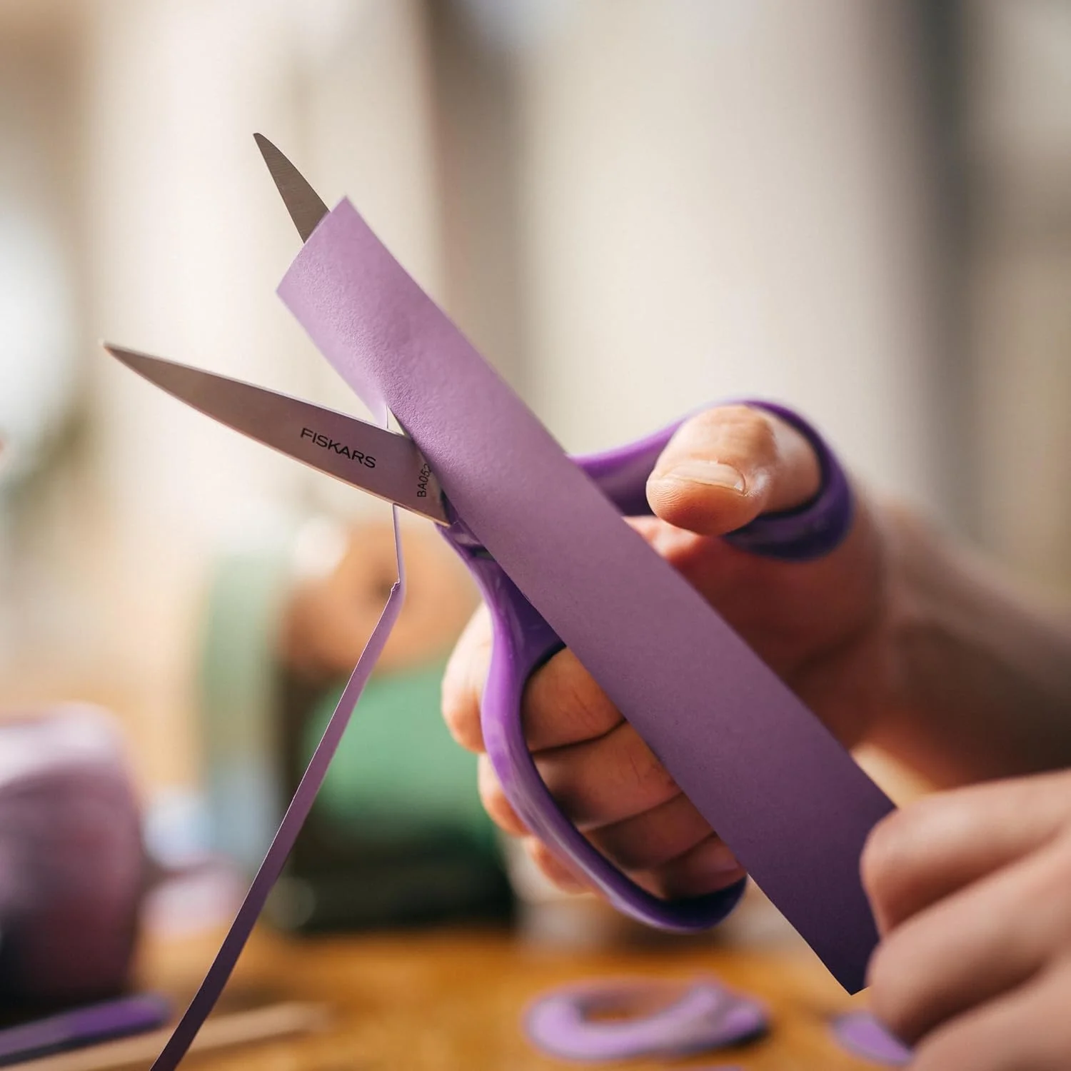 قیچی دانش آموزی 7 اینچی فیسکارس برای کودکان 12 تا 14 سال، قیچی برای مدرسه یا کاردستی، لوازم مدرسه، بنفش قیچی دانش آموزی 7 اینچی فیسکارس برای کودکان 12 تا 14 سال، قیچی برای مدرسه یا کاردستی، لوازم مدرسه، بنفش