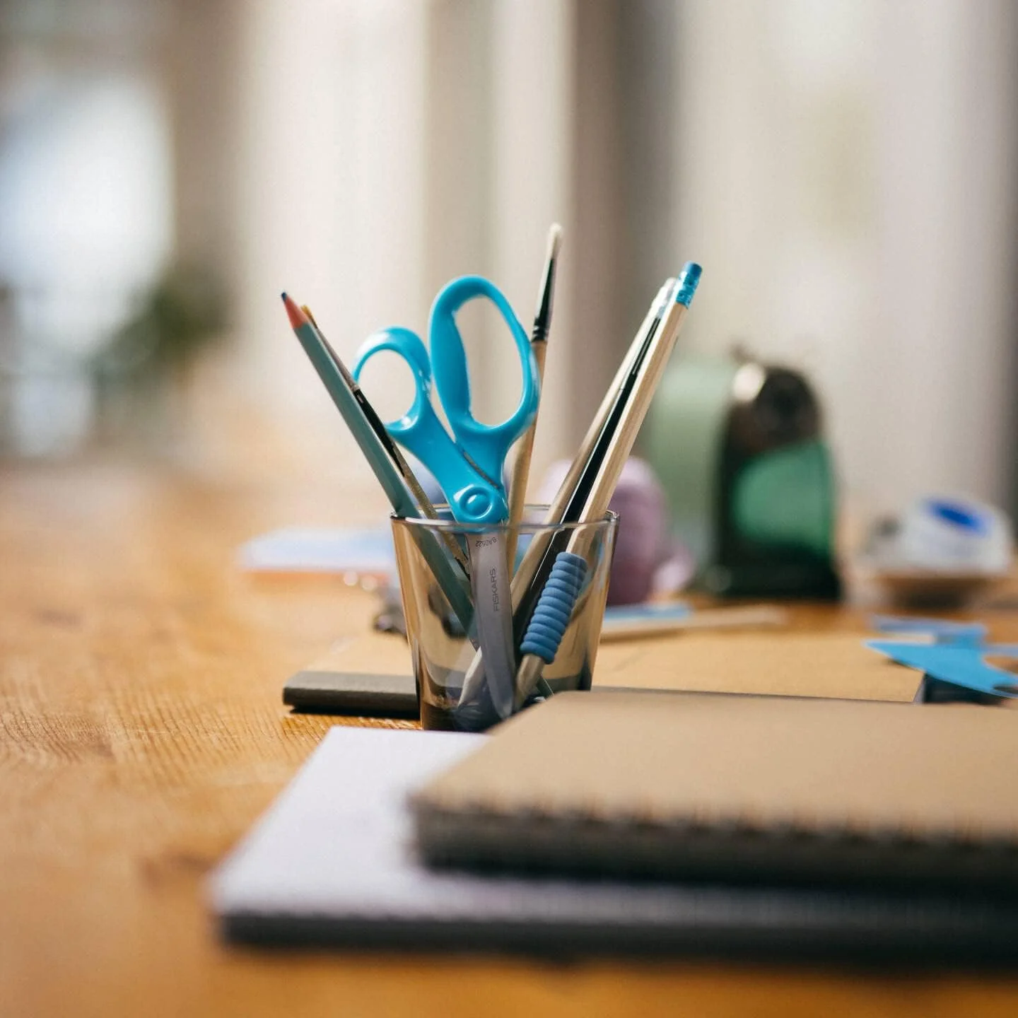 قیچی دانش آموزی فیسکارس 18 سانتی متر فیروزه ای قیچی دانش آموزی فیسکارس 18 سانتی متر فیروزه ای