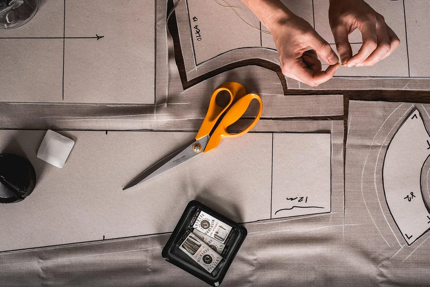 قیچی خیاطی فیسکارس، طول: 27 سانتی متر، تیغه فولاد ضد زنگ / دسته پلاستیکی، نارنجی، کلاسیک، 1005145 قیچی خیاطی فیسکارس، طول: 27 سانتی متر، تیغه فولاد ضد زنگ / دسته پلاستیکی، نارنجی، کلاسیک، 1005145