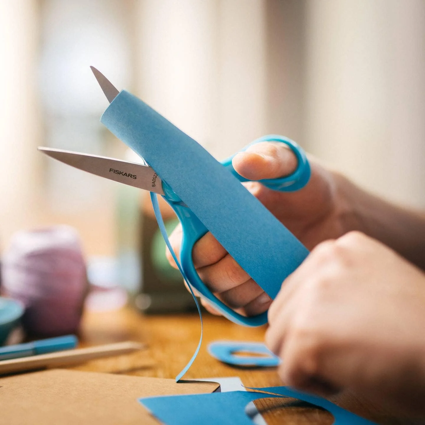 قیچی دانش آموزی فیسکارس 18 سانتی متر فیروزه ای قیچی دانش آموزی فیسکارس 18 سانتی متر فیروزه ای