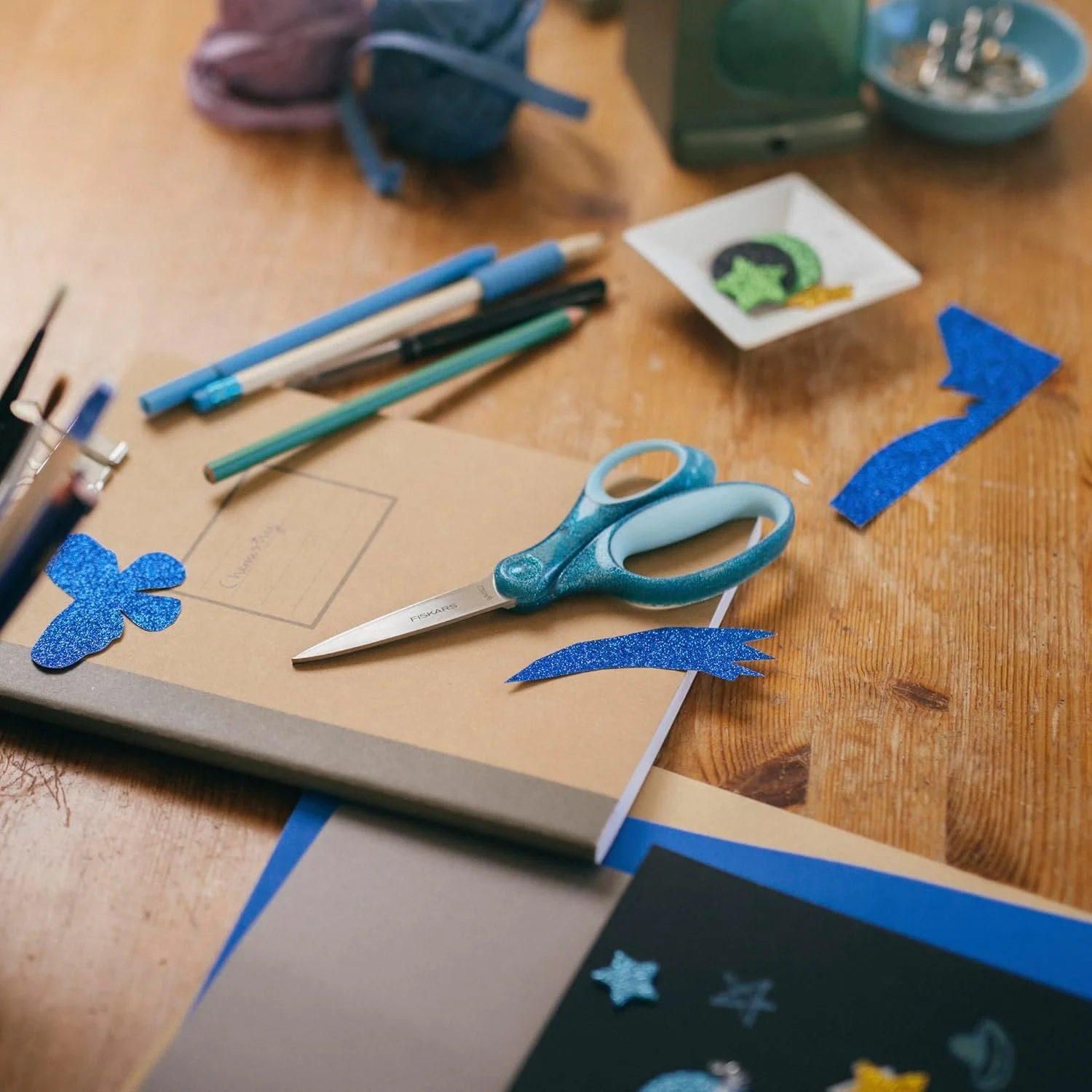 قیچی اکلیلی دانش آموزی 7 اینچی فیسکارس برای کودکان 12 سال به بالا - قیچی برای مدرسه یا کاردستی - لوازم مدرسه - فیروزه ای قیچی اکلیلی دانش آموزی 7 اینچی فیسکارس برای کودکان 12 سال به بالا - قیچی برای مدرسه یا کاردستی - لوازم مدرسه - فیروزه ای