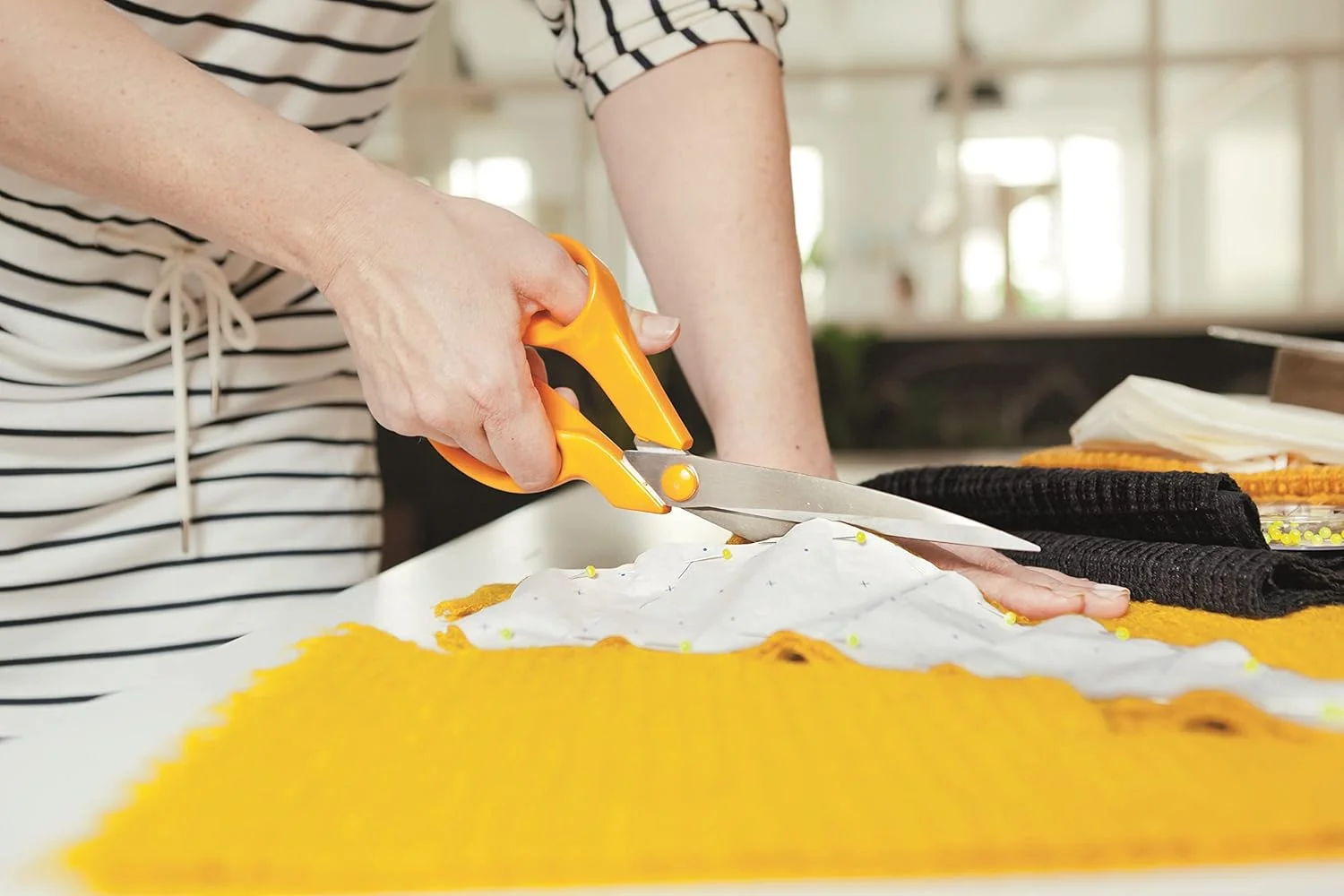 قیچی خیاطی فیسکارس، طول: 27 سانتی متر، تیغه فولاد ضد زنگ / دسته پلاستیکی، نارنجی، کلاسیک، 1005145 قیچی خیاطی فیسکارس، طول: 27 سانتی متر، تیغه فولاد ضد زنگ / دسته پلاستیکی، نارنجی، کلاسیک، 1005145