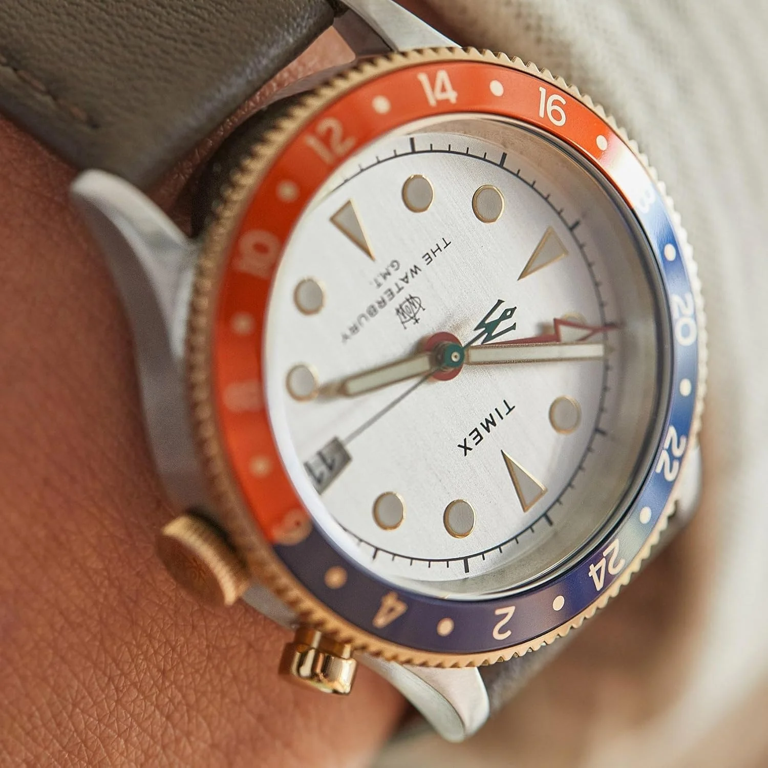 ساعت مچی کوارتز مردانه تایمکس Waterbury Traditional GMT 39mm مدل TW2U99100VQ، مشکی/قرمز/آبی/سفید، سایز One Size، ساعت مچی بند چرمی 39 میلی متری Waterbury Traditional GMT ساعت مچی کوارتز مردانه تایمکس Waterbury Traditional GMT 39mm مدل TW2U99100VQ، مشکی/قرمز/آبی/سفید، سایز One Size، ساعت مچی بند چرمی 39 میلی متری Waterbury Traditional GMT