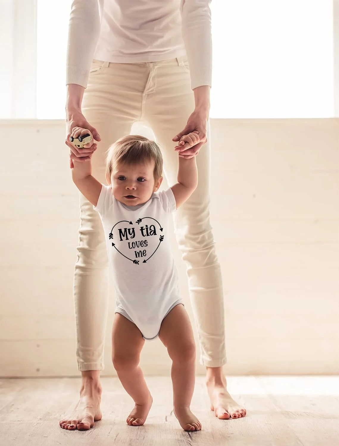 CBTwear تیشرت بچه گانه طرح "عمه ام منو دوست داره" - لباس نوزادی - سرهمی خنده دار برای نوزادان پسر و دختر CBTwear تیشرت بچه گانه طرح "عمه ام منو دوست داره" - لباس نوزادی - سرهمی خنده دار برای نوزادان پسر و دختر