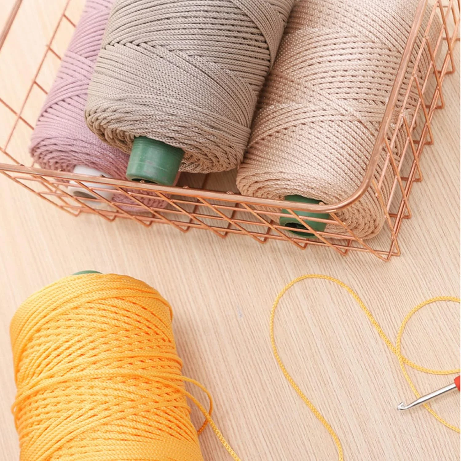 نخ خیاطی، قرقره نخ خیاطی، نخ های پلی استر 34 رنگ برای ماشین های خیاطی، دوخت دستی، گلدوزی نخ خیاطی، قرقره نخ خیاطی، نخ های پلی استر 34 رنگ برای ماشین های خیاطی، دوخت دستی، گلدوزی