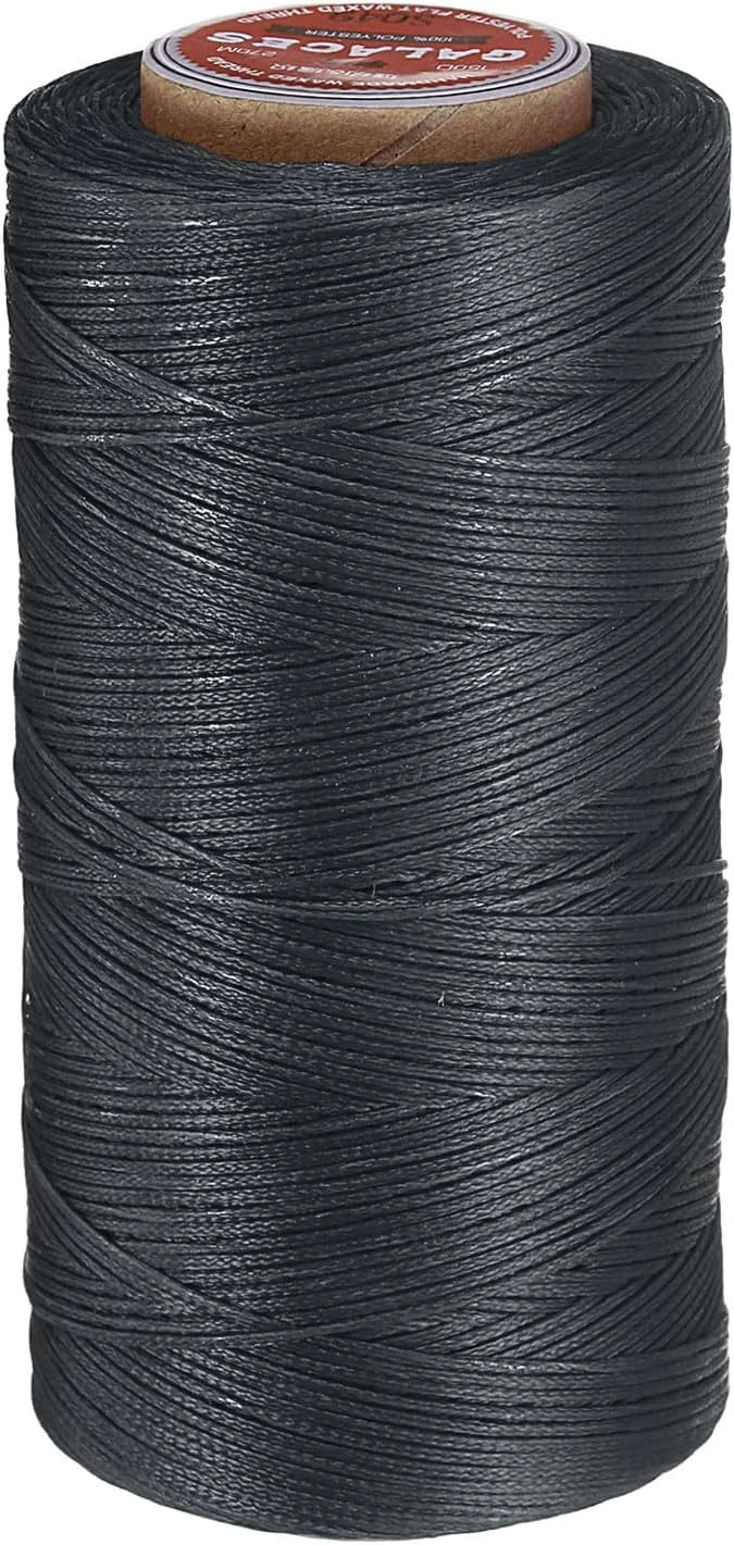 نخ موم زده چرم دوزی تخت QUARKZMAN، 270 متر / 295 یارد نخ موم زده پلی استر، نخ دوخت موم زده 150D برای صنایع دستی چرمی، صحافی، دستبندهای بافته شده، خاکستری تیره