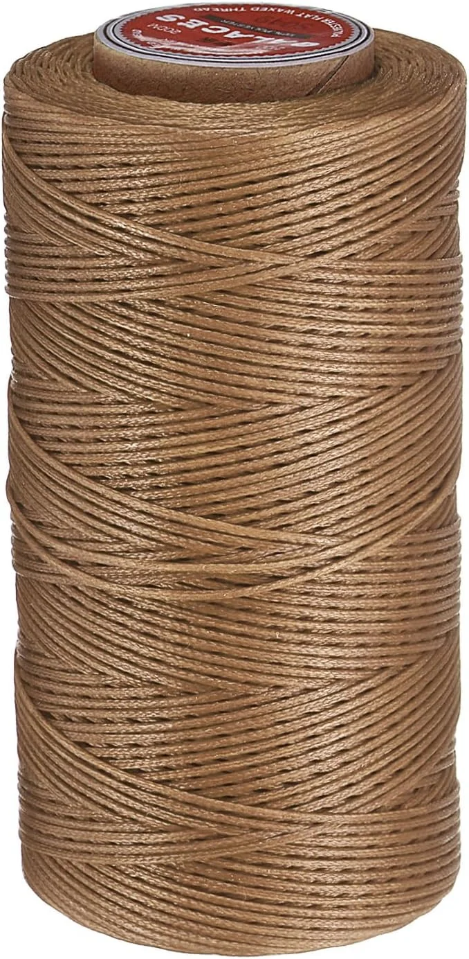 نخ موم زده چرم دوزی تخت QUARKZMAN، 200 متر / 219 یارد نخ موم زده پلی استر، نخ دوخت موم زده 210D برای صنایع دستی چرمی، صحافی، دستبندهای بافته شده، قهوه ای خاکی