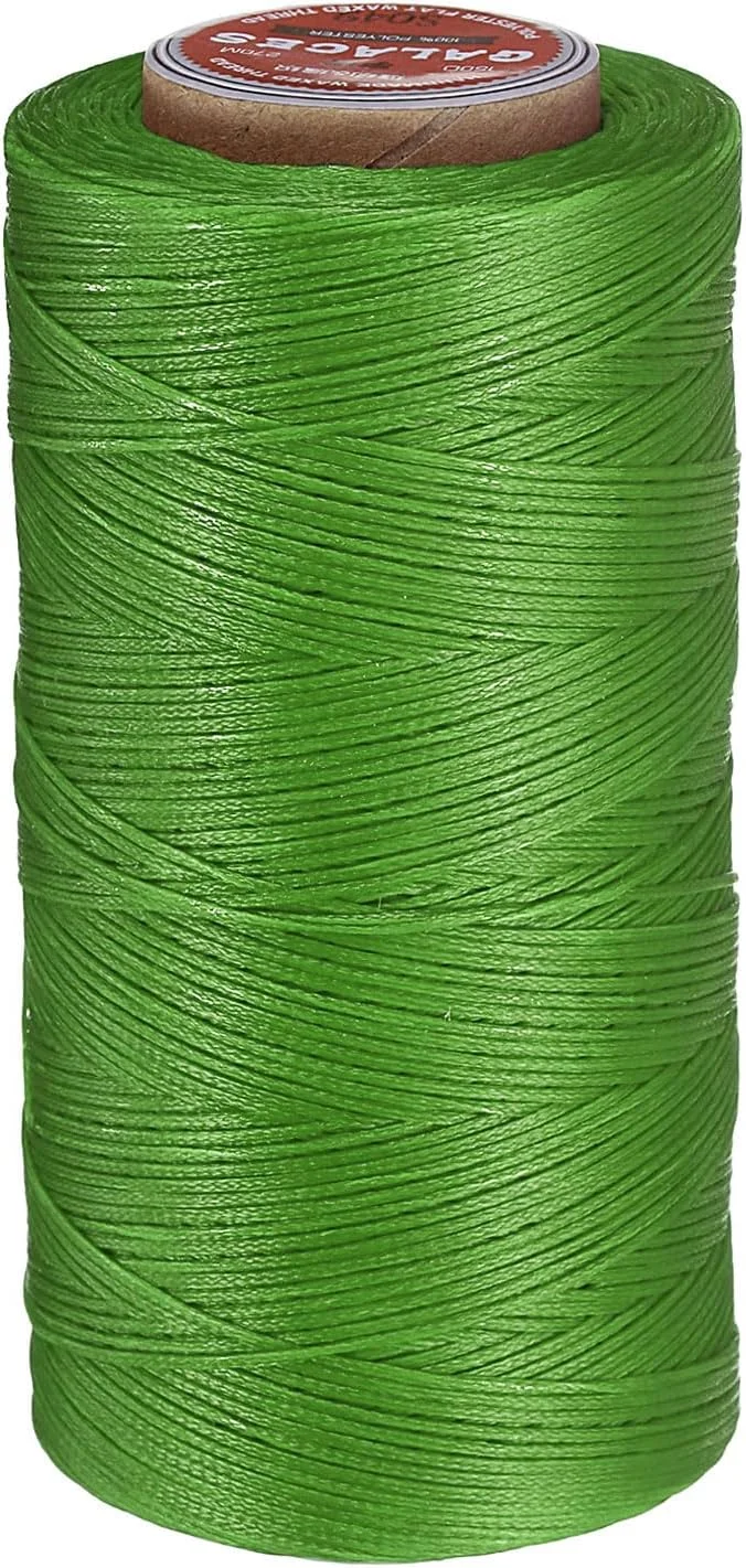 نخ موم زده چرم دوزی تخت QUARKZMAN، 270 متر / 295 یارد نخ موم زده پلی استر، نخ دوخت موم زده 150D برای صنایع دستی چرمی، صحافی، دستبندهای بافته شده، سبز روشن