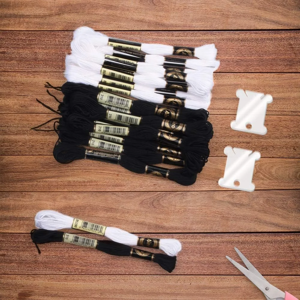 نخ گلدوزی Acrice، 26 کلاف نخ گلدوزی مشکی، نخ های پنبه ای برای دوخت متقاطع، مناسب برای ساخت دستبند دوستی و پروژه های گلدوزی DIY (26 کلاف سفید + مشکی)