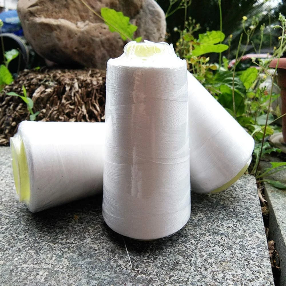 یک حلقه نخ خیاطی پنبه ای برای چرخ خیاطی سفید نشده (سفید، 3000 یارد) یک حلقه نخ خیاطی پنبه ای برای چرخ خیاطی سفید نشده (سفید، 3000 یارد)