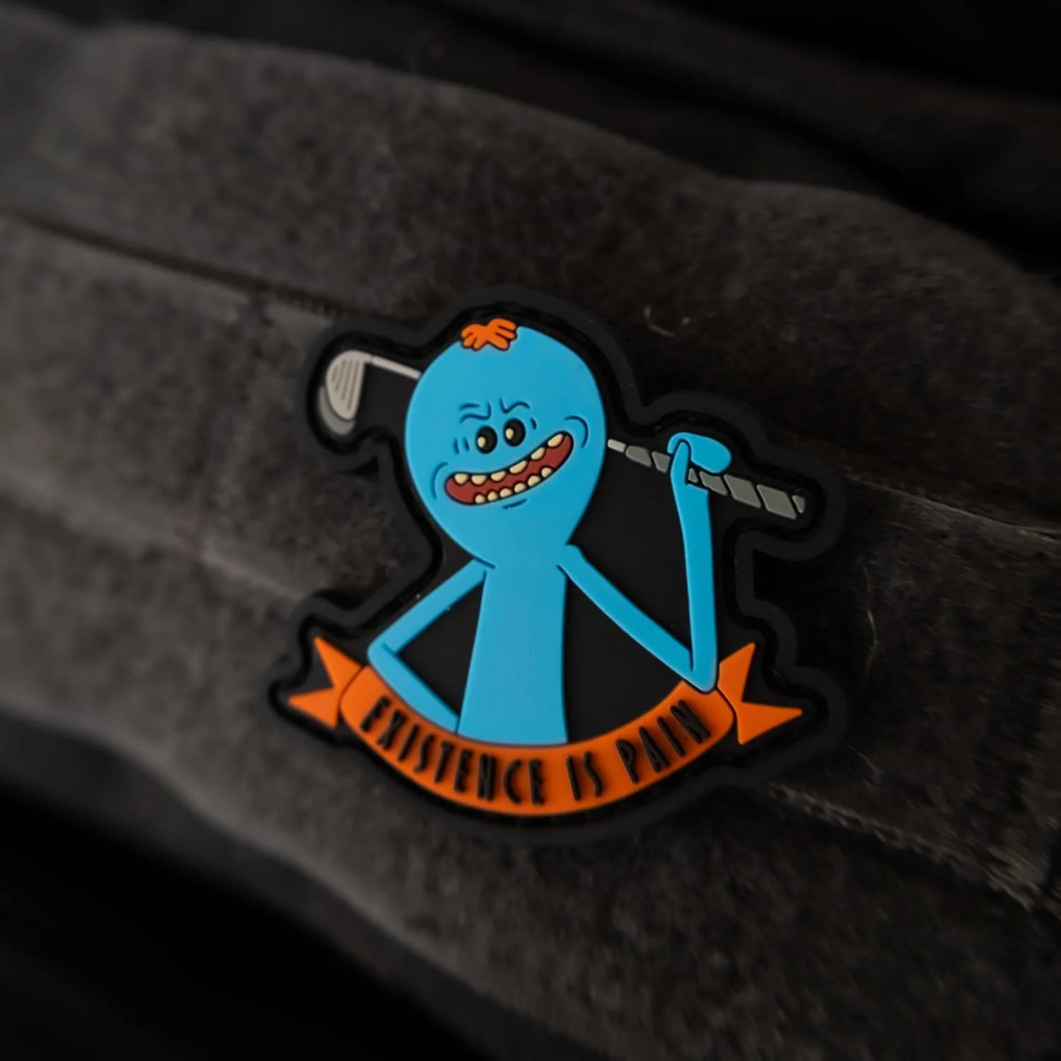 وصله روحیه ای PVC مرد آبی - هستی درد است | دارای چسب نر و ماده