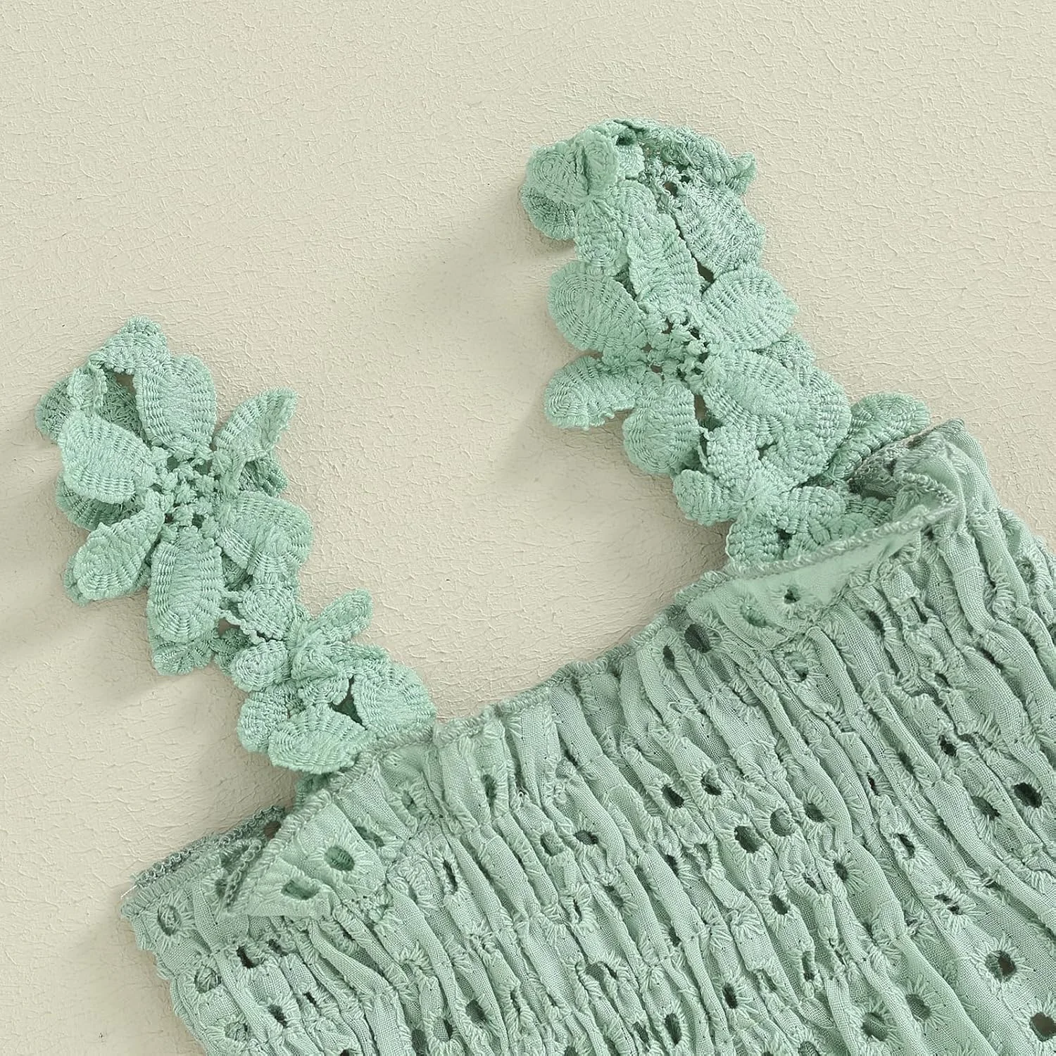 ست لباس تابستانی 2 تکه دخترانه نوزاد LYSINK، شامل تاپ های بدون آستین طرح دار و شورت های چین دار کشی ست لباس تابستانی 2 تکه دخترانه نوزاد LYSINK، شامل تاپ های بدون آستین طرح دار و شورت های چین دار کشی