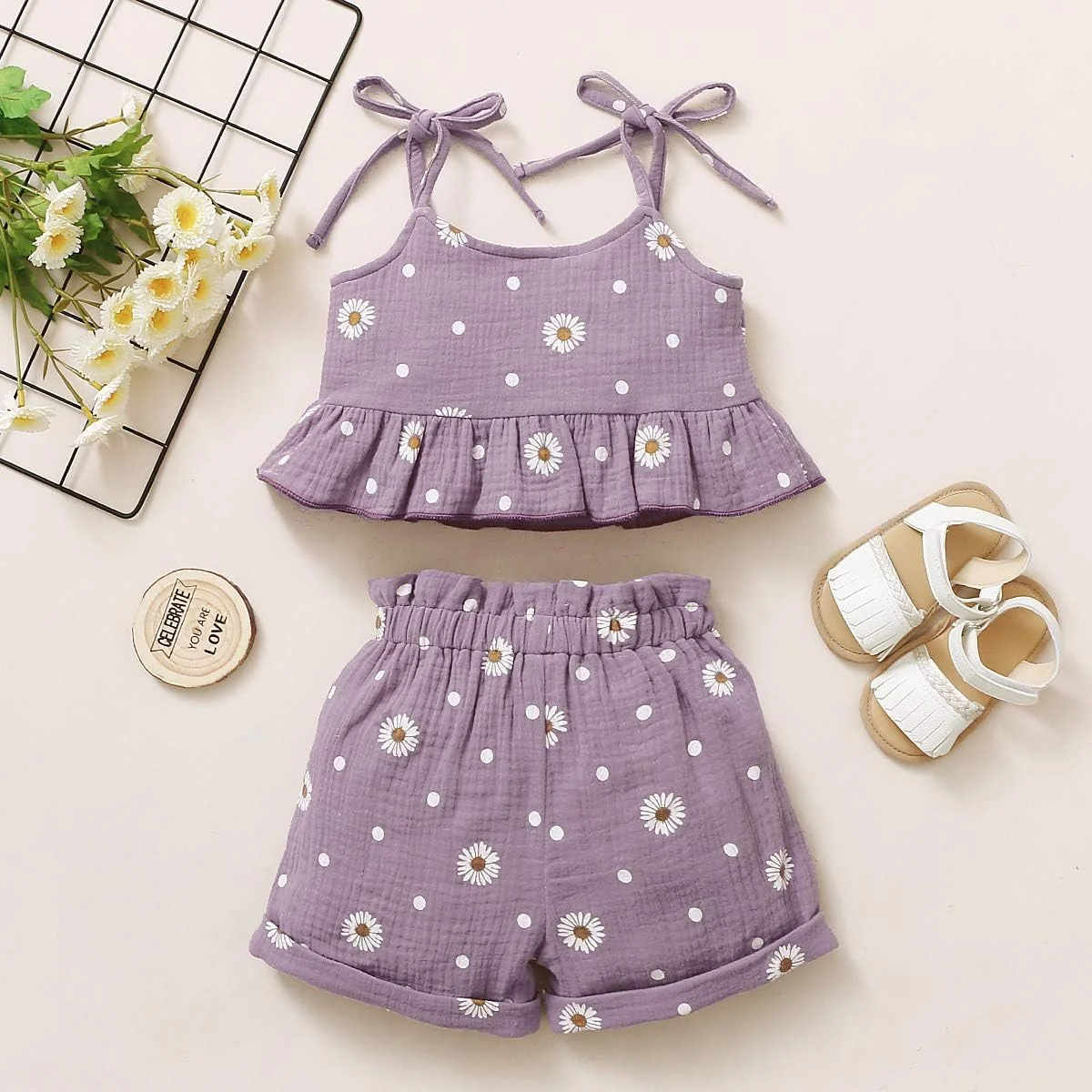 Jeinxcn ست لباس تابستانی دخترانه شامل تاپ رکابی یقه هالتر طرح گل آفتابگردان و شلوارک Jeinxcn ست لباس تابستانی دخترانه شامل تاپ رکابی یقه هالتر طرح گل آفتابگردان و شلوارک