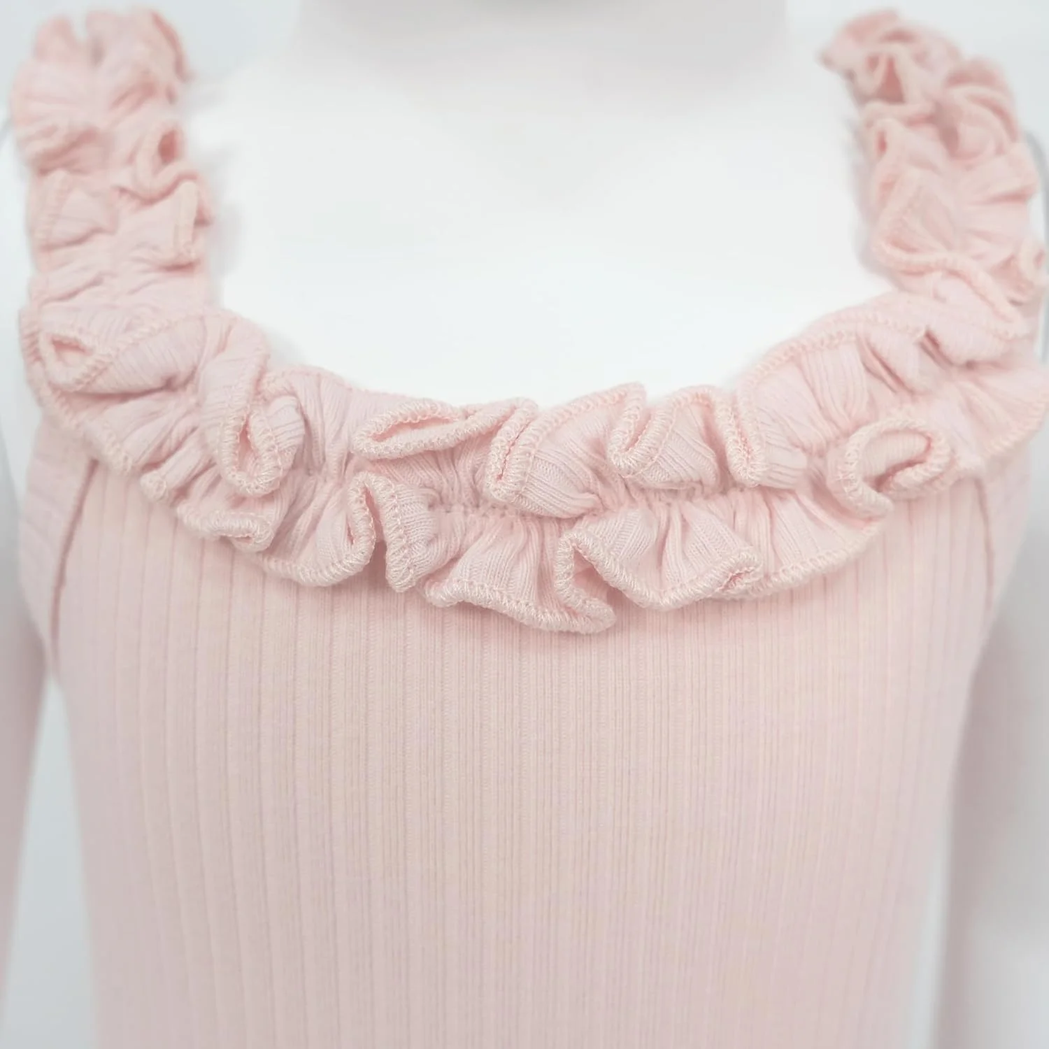 Y·J لباس زیر دکمه دار نخی بدون آستین با کیفیت برای نوزاد دختر، سرشانه های چین دار Y·J لباس زیر دکمه دار نخی بدون آستین با کیفیت برای نوزاد دختر، سرشانه های چین دار