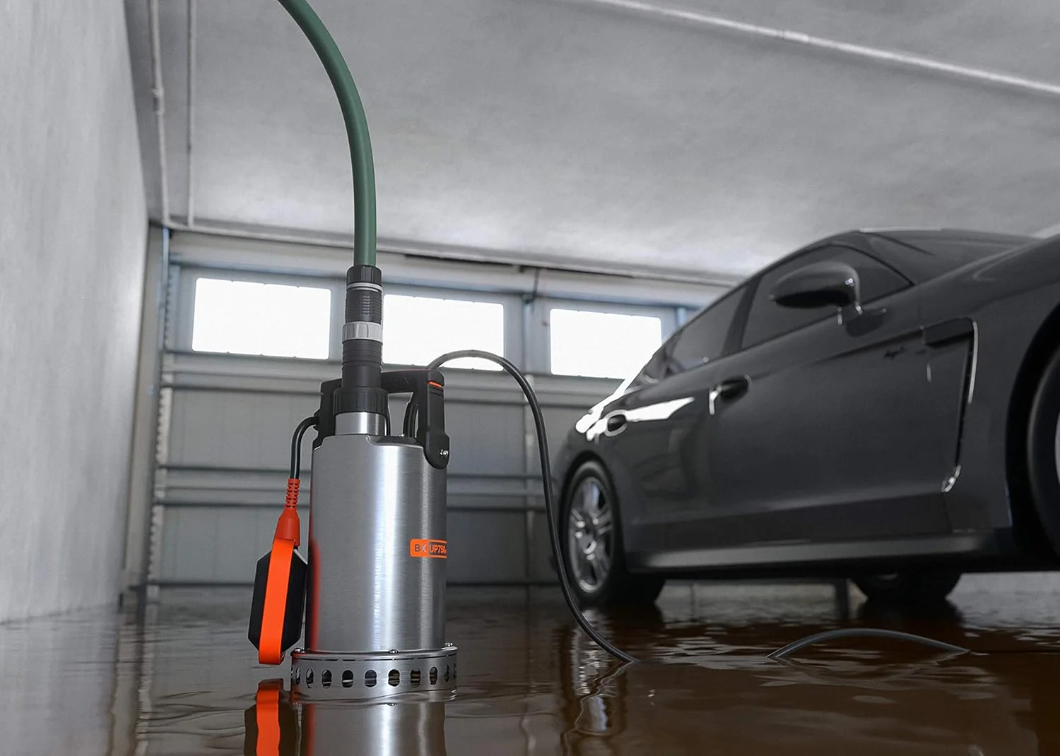 پمپ شناور آب تمیز بلک اند دکر مدل BXUP750XCE (750 وات، حداکثر جریان 11000 لیتر در ساعت، حداکثر ارتفاع تخلیه 8.5 متر)