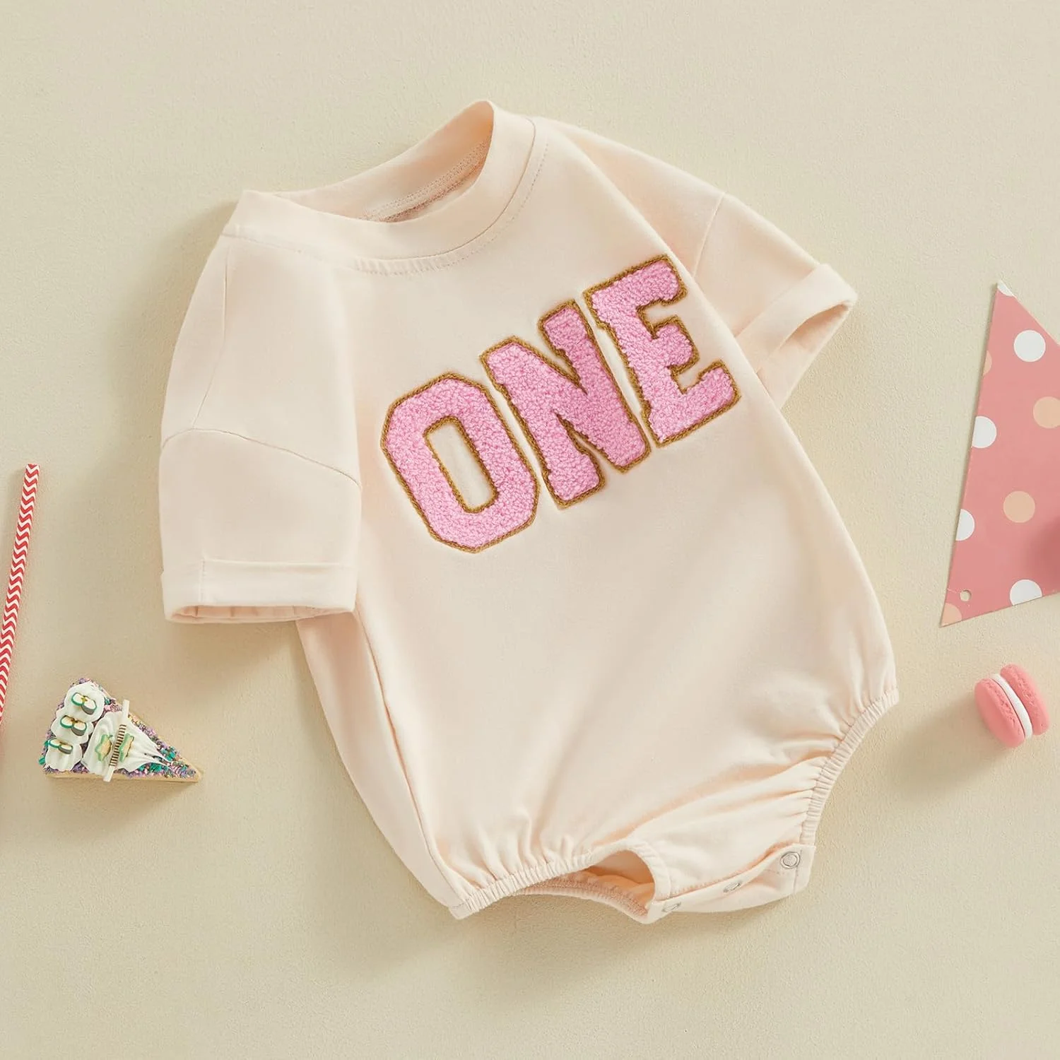 بادی آستین کوتاه نوزادی دخترانه و پسرانه بولینگنا طرح گلدوزی حروف مناسب تولد یک سالگی