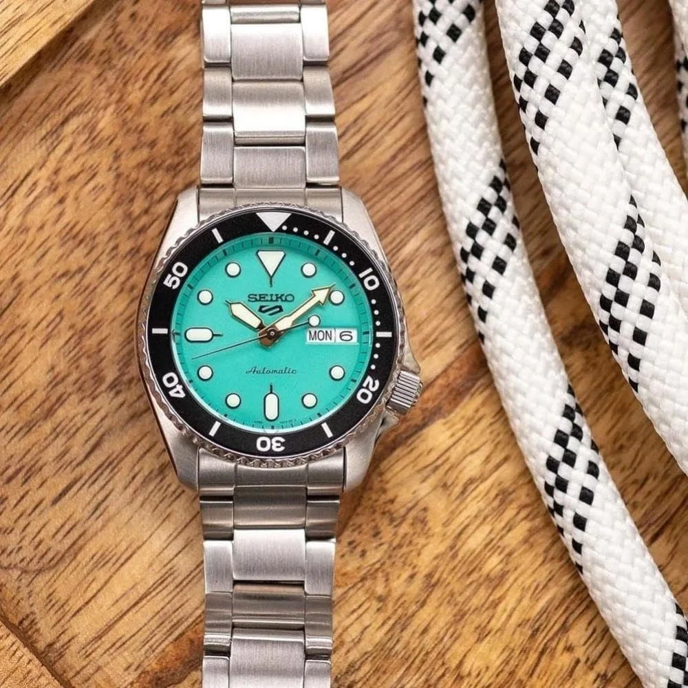 ساعت مچی سیکو 5 اسپرت SKX 38mm مشکی | بند استیل مدل SRPK29K1 ساعت مچی سیکو 5 اسپرت SKX 38mm مشکی | بند استیل مدل SRPK29K1