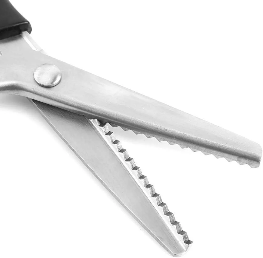 قیچی خیاطی زیگزاگ زایزای، حرفه ای برای پارچه از جنس استیل ضد زنگ، فاصله برش 5 میلی متر برای خیاطان و صنعتگران قیچی خیاطی زیگزاگ زایزای، حرفه ای برای پارچه از جنس استیل ضد زنگ، فاصله برش 5 میلی متر برای خیاطان و صنعتگران