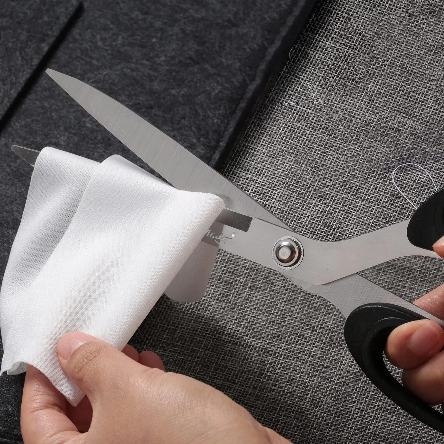 قیچی همه کاره کلاسیک YYDSBAYS، استیل ضد زنگ، چند منظوره برای کاغذ، خیاطی، پارچه دوزی، چرم، قیچی خیاطی حرفه ای، 10 اینچ (25.2 سانتی متر)، مشکی، تیغه بلند قیچی همه کاره کلاسیک YYDSBAYS، استیل ضد زنگ، چند منظوره برای کاغذ، خیاطی، پارچه دوزی، چرم، قیچی خیاطی حرفه ای، 10 اینچ (25.2 سانتی متر)، مشکی، تیغه بلند