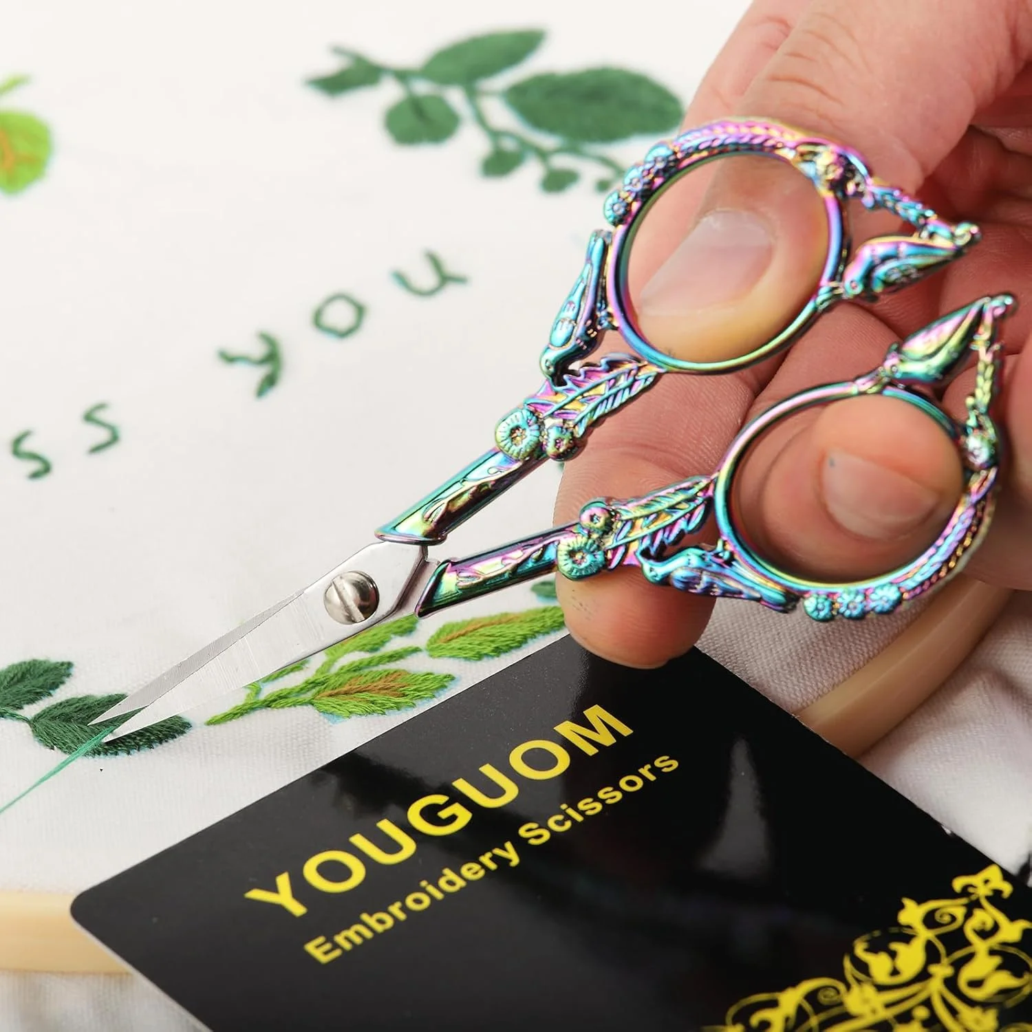 قیچی گلدوزی YOUGUOM - قیچی کوچک و ظریف با طرح پرنده رنگین کمانی 4.6 اینچی برای کارهای دستی، هنری، نخ، ابزار DIY، برش نخ قیچی گلدوزی YOUGUOM - قیچی کوچک و ظریف با طرح پرنده رنگین کمانی 4.6 اینچی برای کارهای دستی، هنری، نخ، ابزار DIY، برش نخ