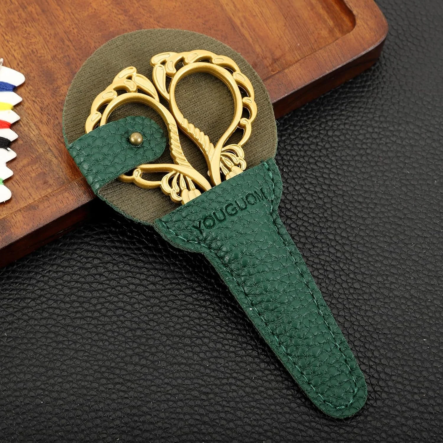 قیچی خیاطی کوچک YOUGUOM با کیف، مناسب برای گلدوزی، کاردستی، بافندگی، سوزن دوزی، کوک ضربدری، قلاب بافی، نخ، پارچه و برش دقیق قیچی خیاطی کوچک YOUGUOM با کیف، مناسب برای گلدوزی، کاردستی، بافندگی، سوزن دوزی، کوک ضربدری، قلاب بافی، نخ، پارچه و برش دقیق