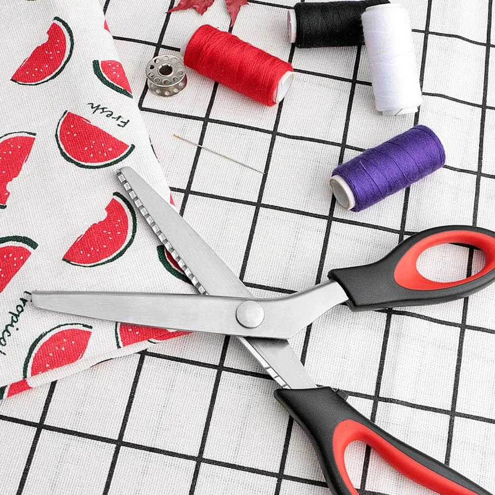 قیچی دالبر یزیمکل دندانه دار، دسته های راحت، قیچی زیگزاگ حرفه ای خیاطی و صنایع دستی، مناسب برای انواع پارچه ها و کاغذ، 9 اینچ قیچی دالبر یزیمکل دندانه دار، دسته های راحت، قیچی زیگزاگ حرفه ای خیاطی و صنایع دستی، مناسب برای انواع پارچه ها و کاغذ، 9 اینچ