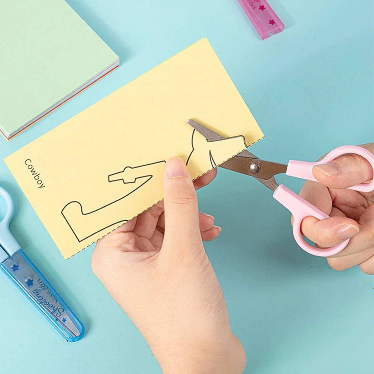 قیچی کاردستی کودکانه Wolpin، نوک گرد با روکش، قیچی همه کاره نوک گرد، آبی، 1 عدد قیچی کاردستی کودکانه Wolpin، نوک گرد با روکش، قیچی همه کاره نوک گرد، آبی، 1 عدد