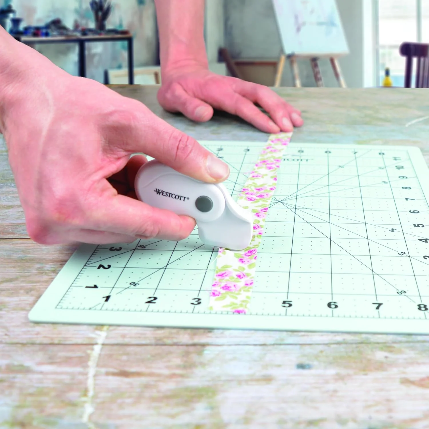 ست مینی قیچی و کاتر چرخشی تیتانیومی Westcott برای صنایع دستی و خیاطی، شامل قیچی برای پارچه و کاغذ، 2 تکه ست مینی قیچی و کاتر چرخشی تیتانیومی Westcott برای صنایع دستی و خیاطی، شامل قیچی برای پارچه و کاغذ، 2 تکه