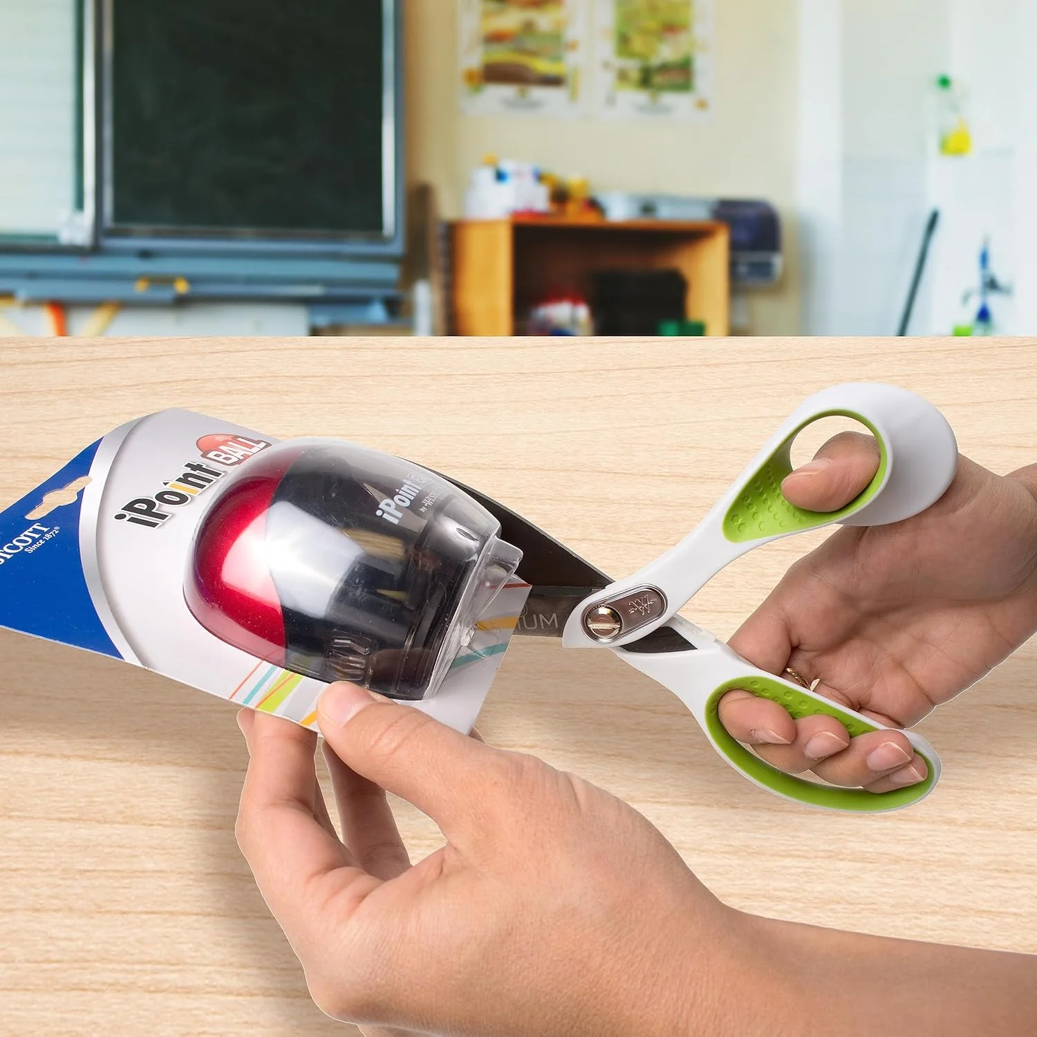 قیچی خمیده 9 اینچی Westcott Heavy Duty Carbo Titanium (16445) قیچی خمیده 9 اینچی Westcott Heavy Duty Carbo Titanium (16445)