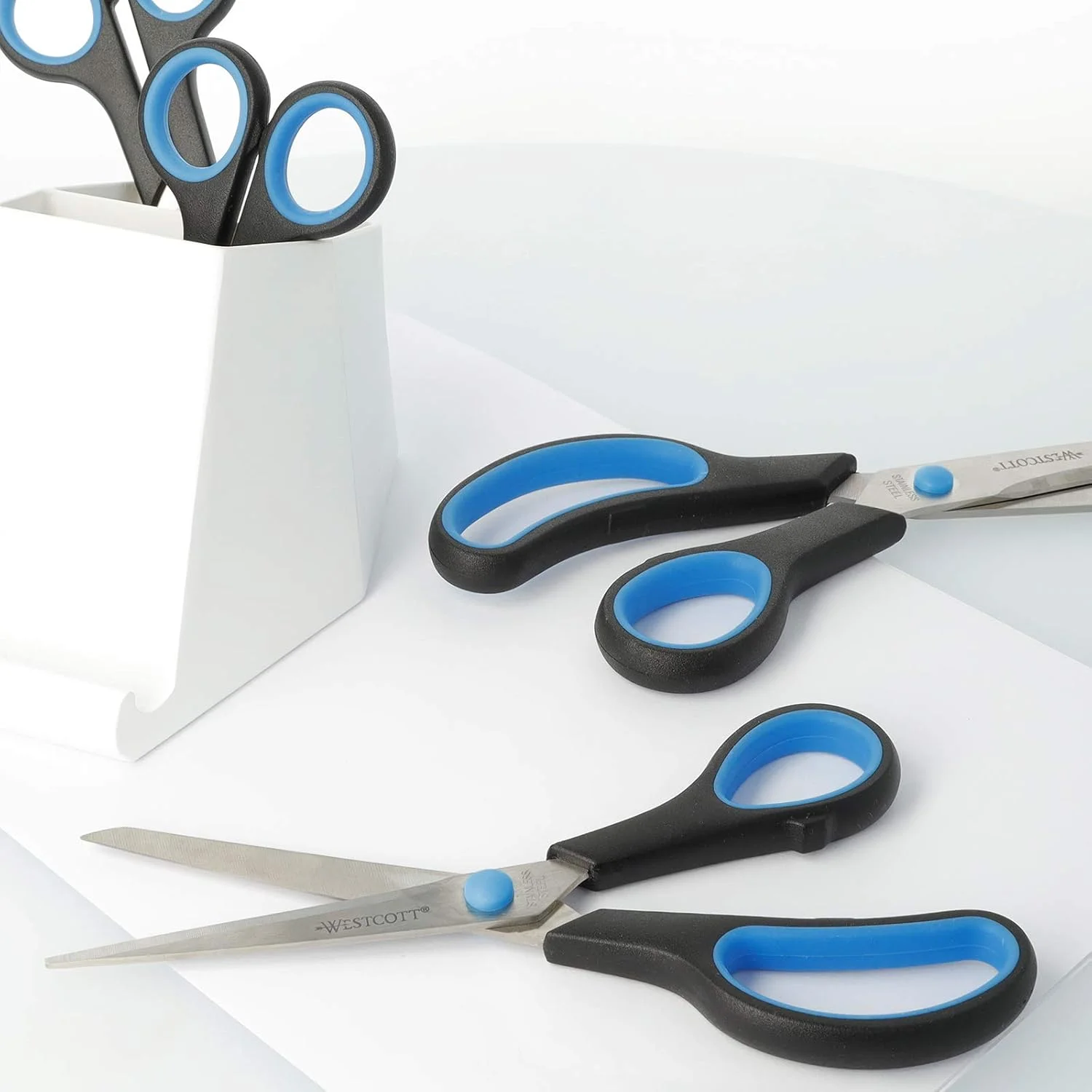 قیچی وستcott E-30283 00 دسته پلاستیکی نرم / آسان گیر 20 سانتی متر مجموعه 12 عددی مشکی / آبی قیچی وستcott E-30283 00 دسته پلاستیکی نرم / آسان گیر 20 سانتی متر مجموعه 12 عددی مشکی / آبی
