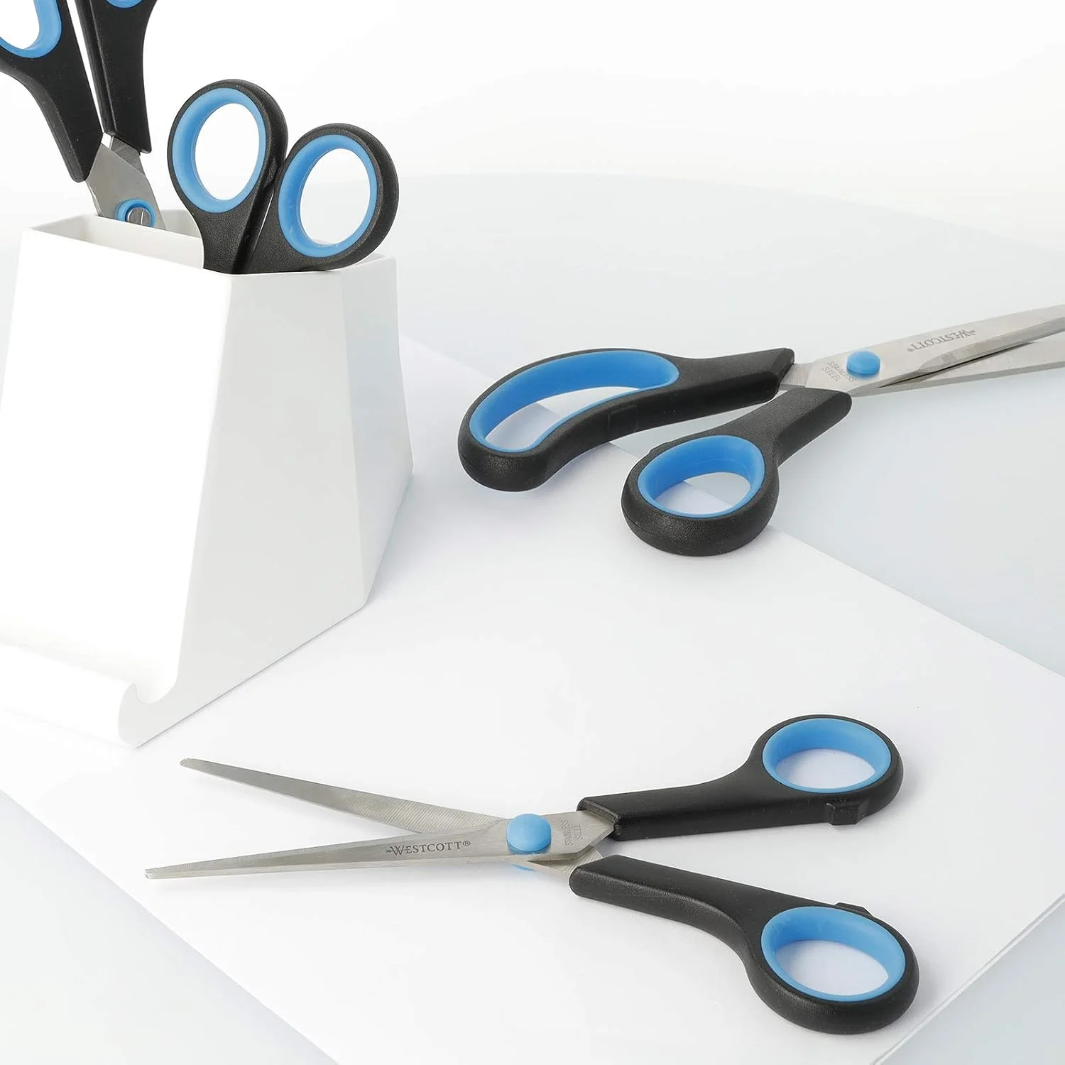 قیچی آسان گیر وستکات مدل E-30271 00، دسته پلاستیکی، 17.4 سانتی متر، 12 عدد، بسته 12 عددی، مشکی/آبی قیچی آسان گیر وستکات مدل E-30271 00، دسته پلاستیکی، 17.4 سانتی متر، 12 عدد، بسته 12 عددی، مشکی/آبی