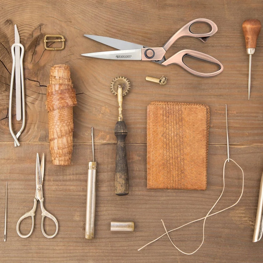 قیچی وستکات مدل E-16459 00 وینتیج، تیغه های استیل ضد زنگ 9 سانتی متری، دسته مسی، 8 اینچ قیچی وستکات مدل E-16459 00 وینتیج، تیغه های استیل ضد زنگ 9 سانتی متری، دسته مسی، 8 اینچ