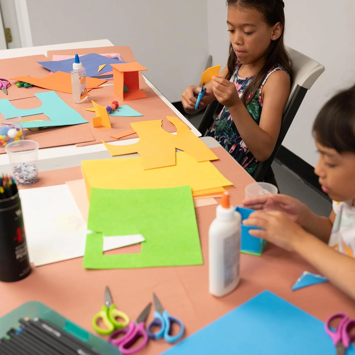 قیچی نوک تیز کودکانه W.A. Portman بسته 6 عددی - قیچی کوچک برای لوازم کاردستی منزل و کلاس - قیچی ایمنی کودکانه برای بازگشت به مدرسه - قیچی نوک تیز برای کودکان قیچی نوک تیز کودکانه W.A. Portman بسته 6 عددی - قیچی کوچک برای لوازم کاردستی منزل و کلاس - قیچی ایمنی کودکانه برای بازگشت به مدرسه - قیچی نوک تیز برای کودکان