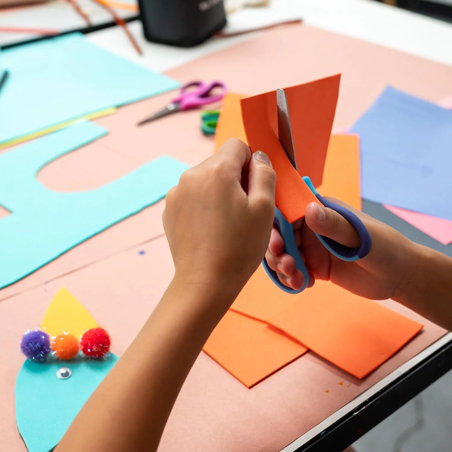 قیچی کودکانه نوک گرد W.A. Portman بسته 6 عددی - قیچی کوچک برای لوازم کاردستی منزل و کلاس - قیچی ایمنی کودکانه برای بازگشت به مدرسه - قیچی نوک گرد برای کودکان قیچی کودکانه نوک گرد W.A. Portman بسته 6 عددی - قیچی کوچک برای لوازم کاردستی منزل و کلاس - قیچی ایمنی کودکانه برای بازگشت به مدرسه - قیچی نوک گرد برای کودکان