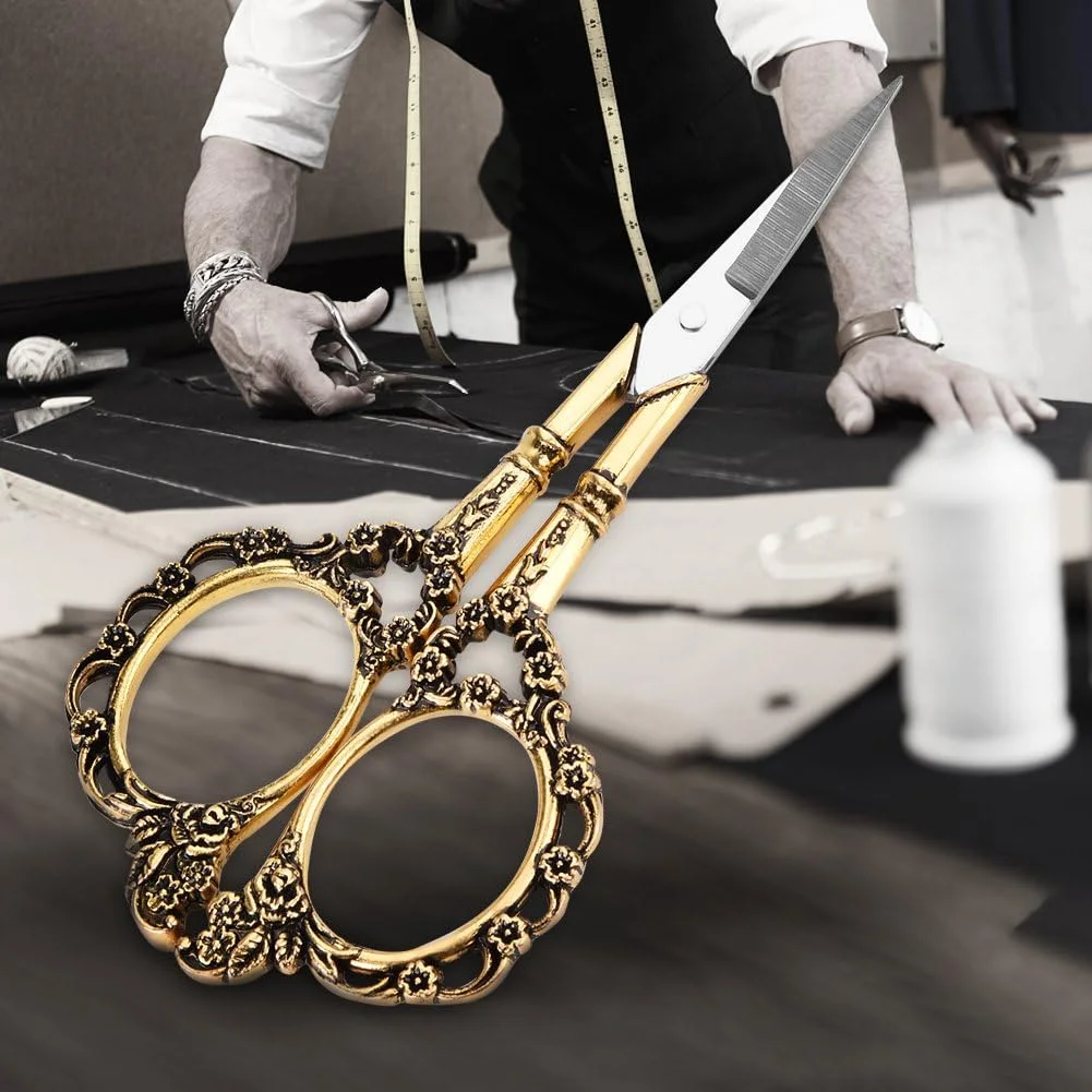 قیچی خیاطی استیل طرح گلدار و دست دوز وینتیج Vulendu (طلایی) قیچی خیاطی استیل طرح گلدار و دست دوز وینتیج Vulendu (طلایی)