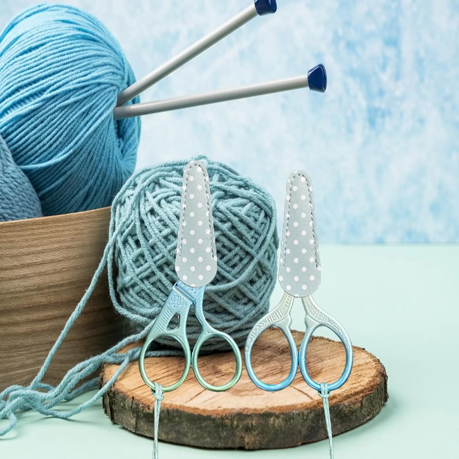 قیچی گلدوزی VPB، 2 عددی، کوچک، تیز، استیل ضد زنگ، برای خیاطی، پارچه، کوک متقاطع، نخ کشی، سوزن دوزی، تزیینات صنایع دستی با روکش PU آبی، برای کارهای هنری گلدوزی و استفاده روزانه قیچی گلدوزی VPB، 2 عددی، کوچک، تیز، استیل ضد زنگ، برای خیاطی، پارچه، کوک متقاطع، نخ کشی، سوزن دوزی، تزیینات صنایع دستی با روکش PU آبی، برای کارهای هنری گلدوزی و استفاده روزانه