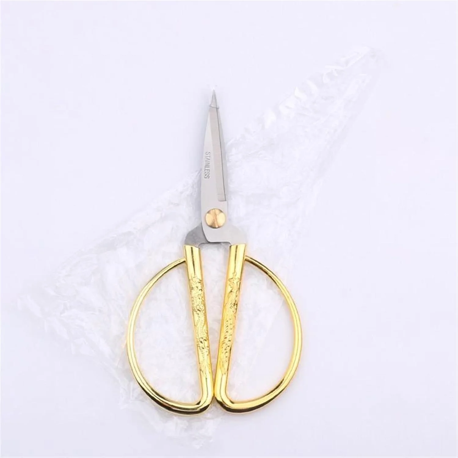 قیچی کاردستی VIZCO، قیچی خیاطی استیل ضد زنگ طلایی، قیچی گلدوزی خیاطی، قیچی پارچه، ابزار خیاطی کاردستی قیچی کاردستی VIZCO، قیچی خیاطی استیل ضد زنگ طلایی، قیچی گلدوزی خیاطی، قیچی پارچه، ابزار خیاطی کاردستی