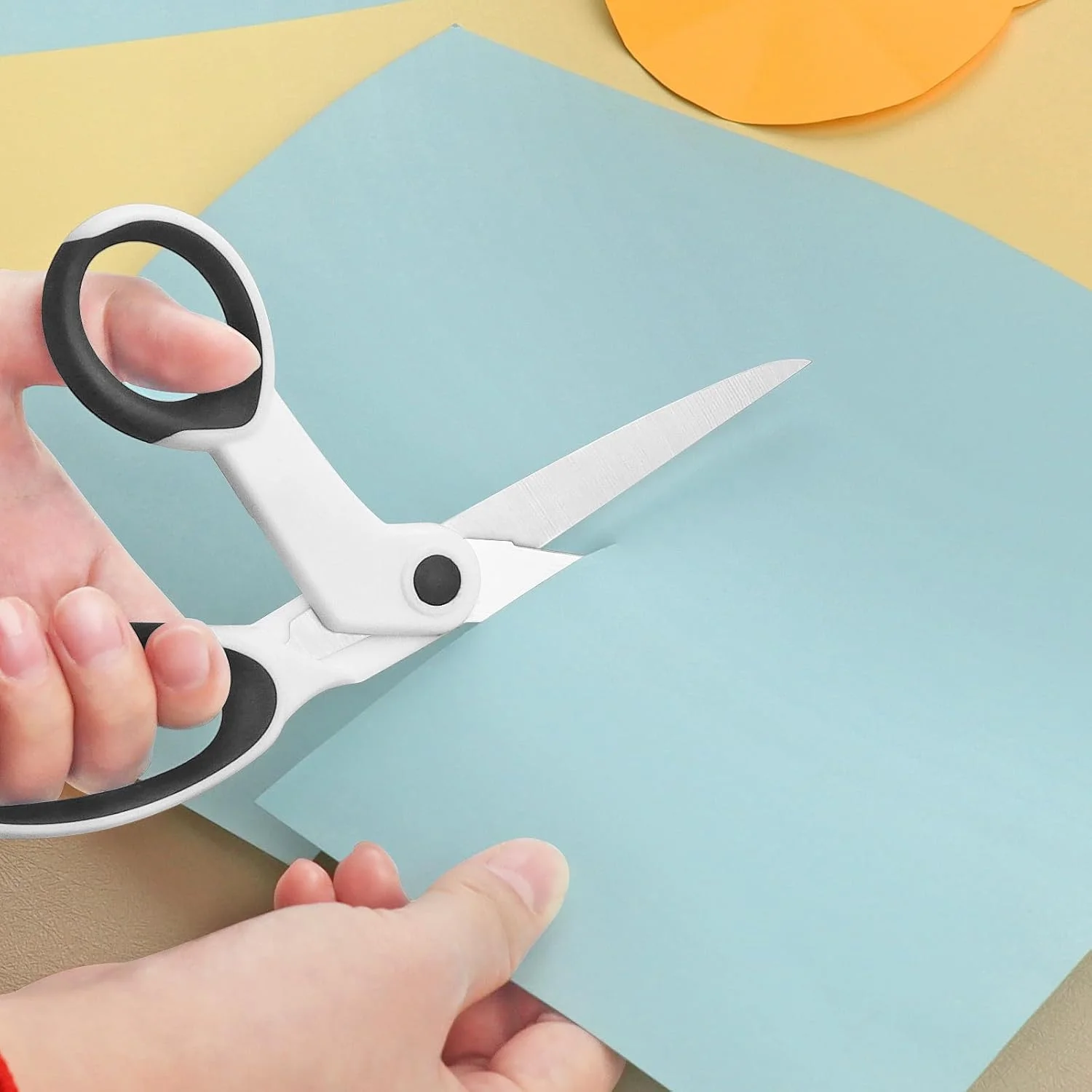 قیچی پارچه بری چپ دست Vutyvve، ست 2 عددی قیچی استیل ضد زنگ 8 اینچی با دسته نرم برای خانه، مدرسه، دفتر، خیاطی پارچه، سفید/مشکی