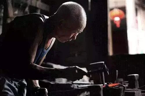 قیچی چند منظوره 8 اینچی VIUJUH، 100% دست ساز با فولاد تیز، محصول شهر باستانی با قدمت از سال 1926 برای دفتر، آشپزخانه، هدیه خانه نویی، گلدوزی و استفاده عمومی در فضای باز قیچی چند منظوره 8 اینچی VIUJUH، 100% دست ساز با فولاد تیز، محصول شهر باستانی با قدمت از سال 1926 برای دفتر، آشپزخانه، هدیه خانه نویی، گلدوزی و استفاده عمومی در فضای باز