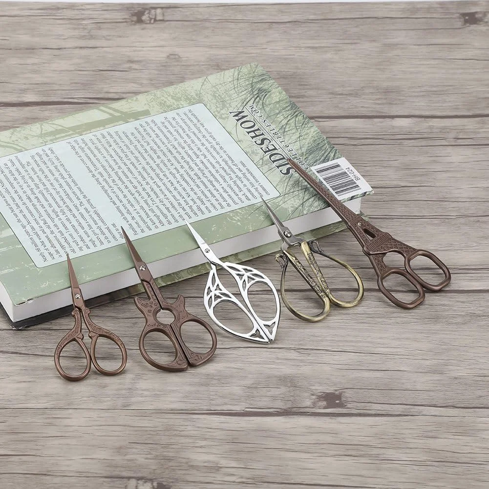 قیچی خیاطی استیل ضد زنگ طرح کلاسیک ابزار برش صنایع دستی DIY (قیچی گیتار قهوه ای) قیچی خیاطی استیل ضد زنگ طرح کلاسیک ابزار برش صنایع دستی DIY (قیچی گیتار قهوه ای)