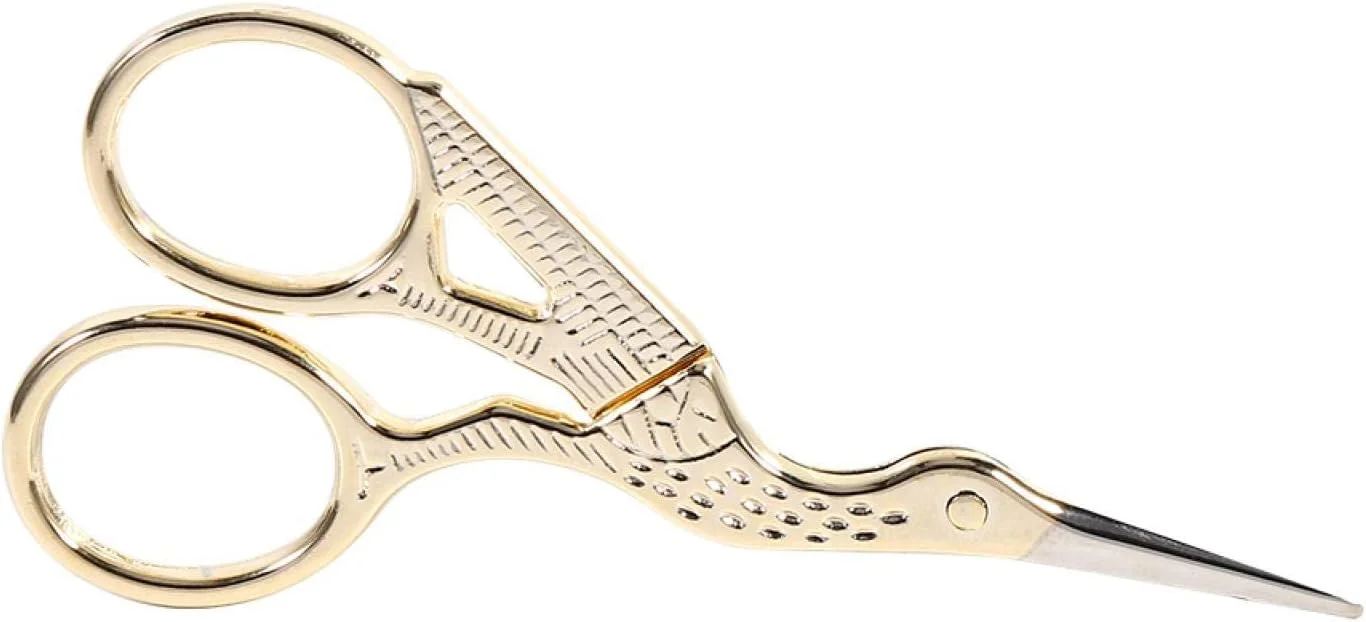 قیچی گلدوزی استیل ضد زنگ طرح درنا، ابزار خیاطی و قیچی بخیه صلیبی (طلایی)، یک عدد قیچی گلدوزی استیل ضد زنگ طرح درنا، ابزار خیاطی و قیچی بخیه صلیبی (طلایی)، یک عدد